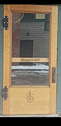 Shoppe door
